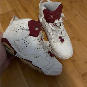 Jordan 6 Maroon size 6.5 (No Box) Used